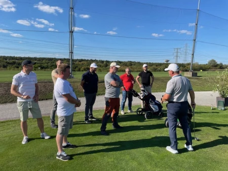 Golfozás szakképzett oktatóval - 0. galéria kép Kulcsár Akadémia