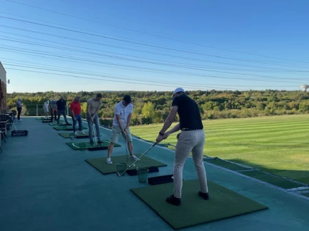 Golfozás szakképzett oktatóval - 1. galéria kép Kulcsár Akadémia